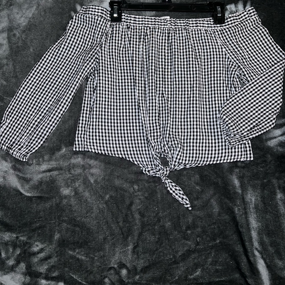 Long sleeve plaid crop top